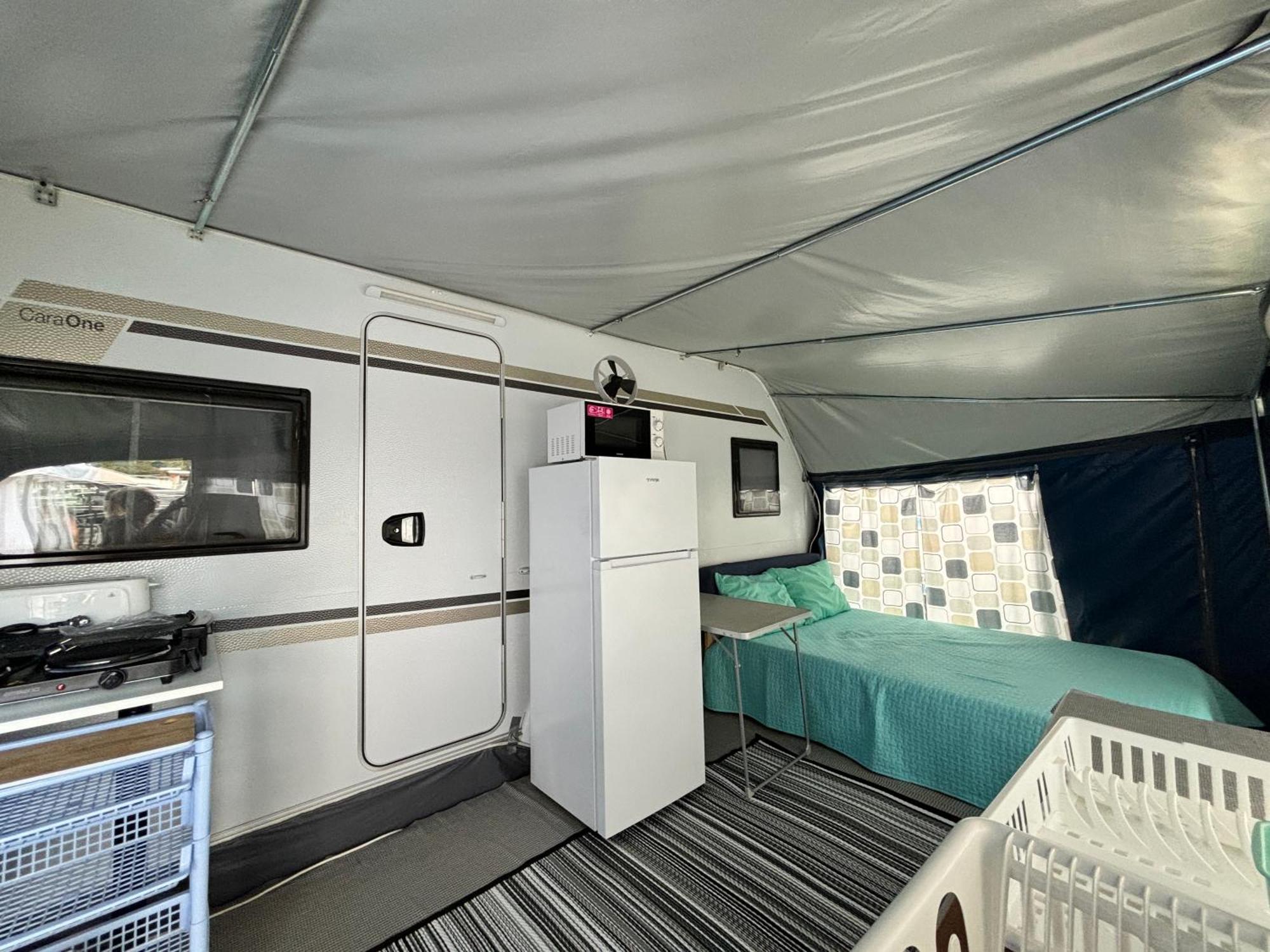 Lakokocsik A Tengerparton - Caravans At The Sandy Beach Privlaka  Buitenkant foto